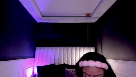 Miia Schwarz  online show from 04-24-26, 12:29