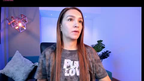 Miia 3 online show from 04-07-26, 11:43