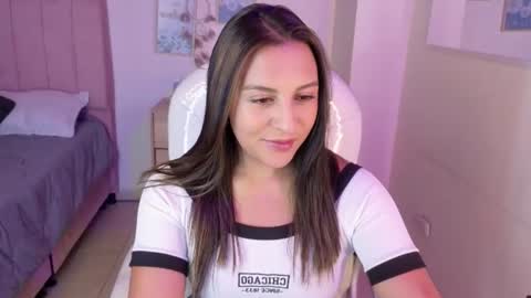 M I I A     online show from 06-16-26, 07:38