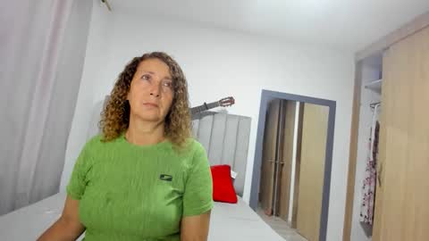 Mia Weed online show from 04-06-26, 11:11