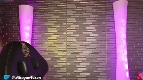 Snapshot of miia_zarate chatting on 12-20-24, 12:30 Ma - online show from 12-20-24, 12:30