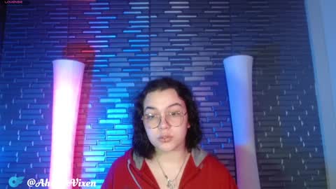 Snapshot of miia_zarate chatting on 12-26-24, 09:15 Ma - online show from 12-26-24, 09:15