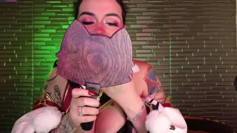 Snapshot of miia_zarate chatting on 01-11-25, 04:06 Ma - online show from 01-11-25, 04:06