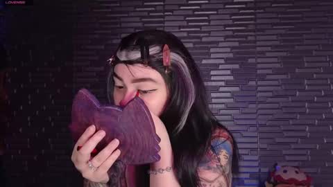 Snapshot of miia_zarate chatting on 02-10-25, 09:15 Ma - online show from 02-10-25, 09:15