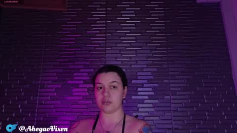 Snapshot of miia_zarate chatting on 02-11-25, 09:03 Ma - online show from 02-11-25, 09:03