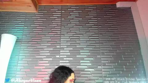 Snapshot of miia_zarate chatting on 11-27-25, 09:22 Ma - online show from 11-27-25, 09:22