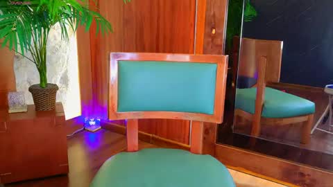 Snapshot of miiaa_cooper chatting on 04-13-26, 04:01 CALL ME MIA online show from 04-13-26, 04:01