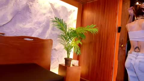 Snapshot of miiaa_cooper chatting on 06-29-26, 04:07 CALL ME MIA online show from 06-29-26, 04:07