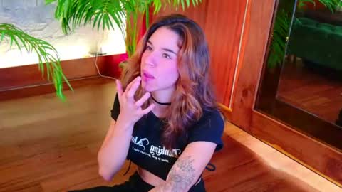 Snapshot of miiaa_cooper chatting on 07-02-26, 04:35 CALL ME MIA online show from 07-02-26, 04:35
