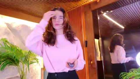 Snapshot of miiaa_cooper chatting on 07-04-26, 10:43 CALL ME MIA online show from 07-04-26, 10:43