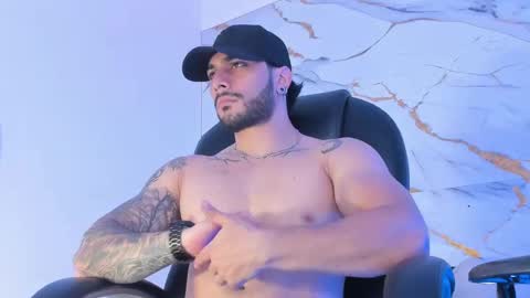 Snapshot of miike_stone1 chatting on 09-29-25, 12:54 Daniel online show from 09-29-25, 12:54