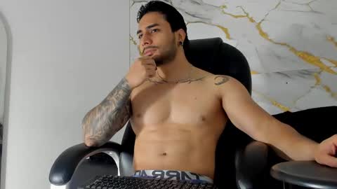 Snapshot of miike_stone1 chatting on 10-06-25, 01:08 Daniel online show from 10-06-25, 01:08