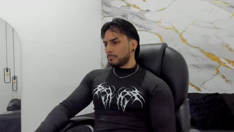 Snapshot of miike_stone1 chatting on 01-12-26, 01:27 Daniel online show from 01-12-26, 01:27