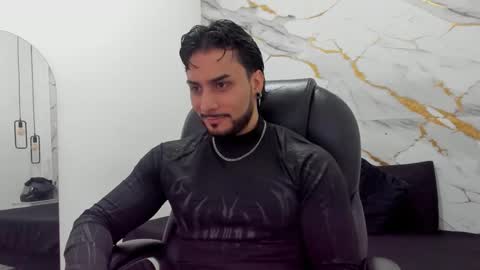 Snapshot of miike_stone1 chatting on 01-15-26, 02:10 Daniel online show from 01-15-26, 02:10