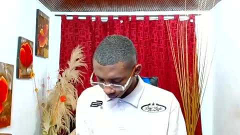 Snapshot of miilo18 chatting on 02-18-26, 09:27 milo online show from 02-18-26, 09:27