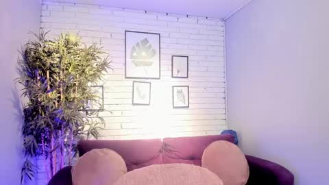 Snapshot of miilu__1 chatting on 02-23-25, 12:37 miilu online show from 02-23-25, 12:37