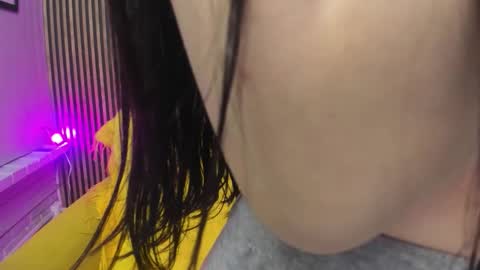 Snapshot of miilu__1 chatting on 11-21-25, 04:00 miilu online show from 11-21-25, 04:00