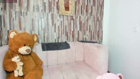 miissy__ online show from 05-12-26, 07:44