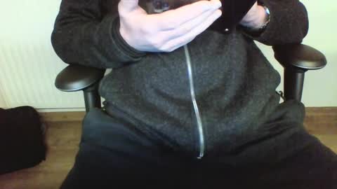 Snapshot of mik116 chatting on 02-13-25, 08:38 mik online show from 02-13-25, 08:38