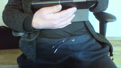 Snapshot of mik116 chatting on 03-05-25, 09:16 mik online show from 03-05-25, 09:16