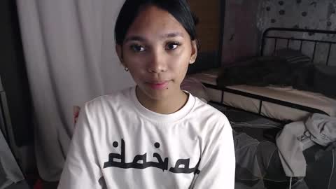 Snapshot of mika_cora chatting on 05-10-26, 03:06 MIKA online show from 05-10-26, 03:06