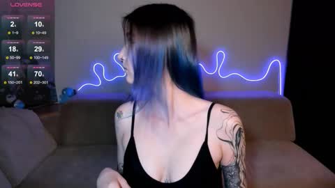 Mika online show from 09-21-25, 04:30