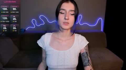 Mika online show from 09-22-25, 07:16