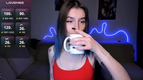 Mika online show from 03-20-26, 04:34