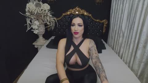 Snapshot of mikaelajensen chatting on 11-20-25, 05:18 Mikaela online show from 11-20-25, 05:18