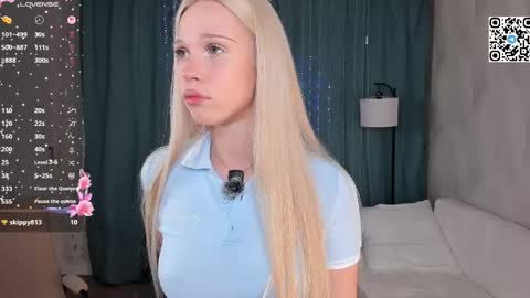 Snapshot of mikaelataron chatting on 04-22-26, 08:43 Angel girl online show from 04-22-26, 08:43