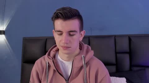 mikael online show from 09-30-25, 04:06