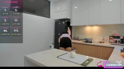 Snapshot of mikakimura chatting on 01-08-25, 06:41 Miko now i live in Vietnam online show from 01-08-25, 06:41