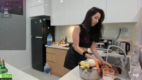 Snapshot of mikakimura chatting on 02-18-25, 03:43 Miko now i live in Vietnam online show from 02-18-25, 03:43