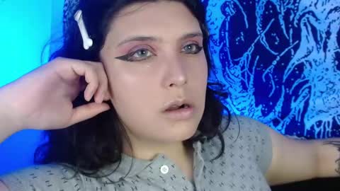 Snapshot of mikaskullcs chatting on 09-09-25, 04:23 Mika online show from 09-09-25, 04:23