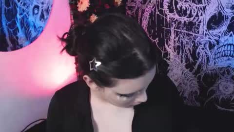 Mika online show from 03-15-26, 09:32