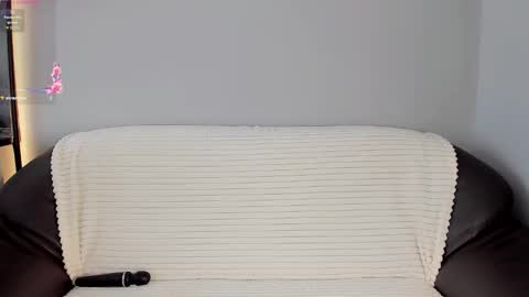 Snapshot of mikasssu chatting on 10-25-25, 10:56 mikasssu online show from 10-25-25, 10:56