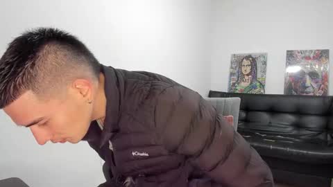 Snapshot of mike3xxx chatting on 09-14-25, 12:43 mike3xxx online show from 09-14-25, 12:43