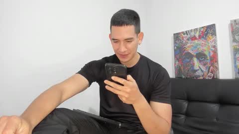 Snapshot of mike3xxx chatting on 10-08-25, 01:47 mike3xxx online show from 10-08-25, 01:47