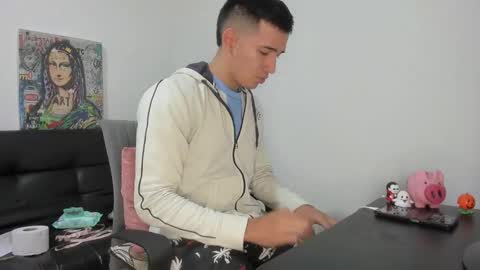 Snapshot of mike3xxx chatting on 11-02-25, 11:29 mike3xxx online show from 11-02-25, 11:29