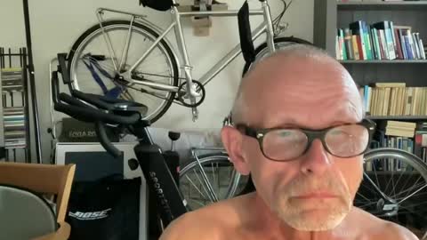 Snapshot of mike4playhot chatting on 06-18-26, 03:16 mike4playhot online show from 06-18-26, 03:16