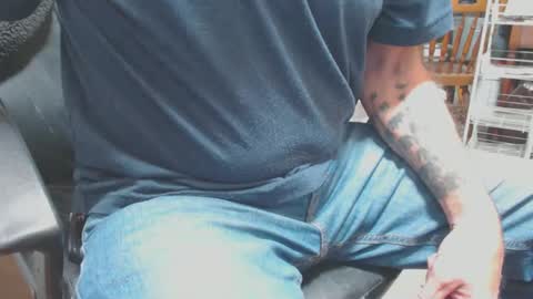 Snapshot of mike694fun chatting on 12-12-24, 09:26 mike694fun online show from 12-12-24, 09:26