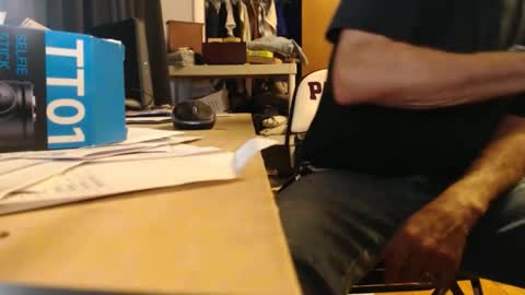 Snapshot of mike694fun chatting on 01-10-26, 05:37 mike694fun online show from 01-10-26, 05:37