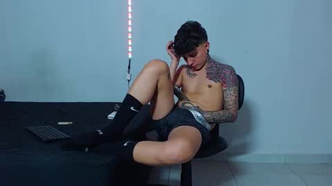 Mike IMDEPENDIENT MODEL online show from 11-22-25, 02:43