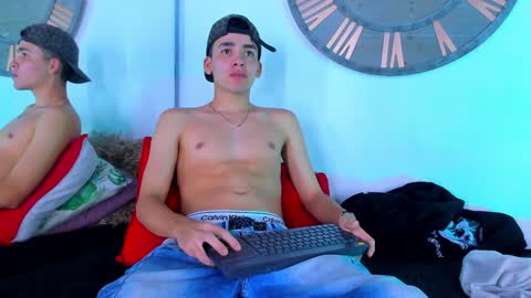 Snapshot of mike_0233 chatting on 12-15-24, 07:13 Mike 0233 online show from 12-15-24, 07:13