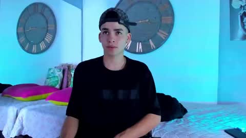 Snapshot of mike_0233 chatting on 12-21-24, 04:41 Mike 0233 online show from 12-21-24, 04:41