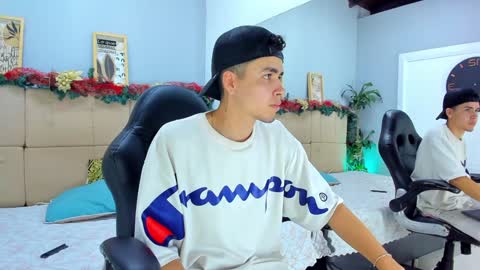 Snapshot of mike_0233 chatting on 12-29-24, 12:23 Mike 0233 online show from 12-29-24, 12:23