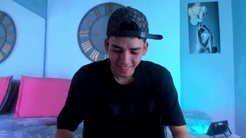 Snapshot of mike_0233 chatting on 12-31-24, 04:06 Mike 0233 online show from 12-31-24, 04:06