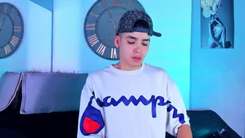 Snapshot of mike_0233 chatting on 01-03-25, 04:00 Mike 0233 online show from 01-03-25, 04:00