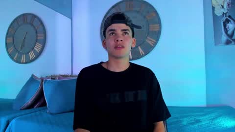 Snapshot of mike_0233 chatting on 01-09-25, 03:58 Mike 0233 online show from 01-09-25, 03:58