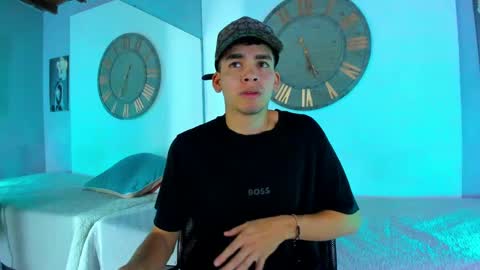 Snapshot of mike_0233 chatting on 01-19-25, 04:33 Mike 0233 online show from 01-19-25, 04:33